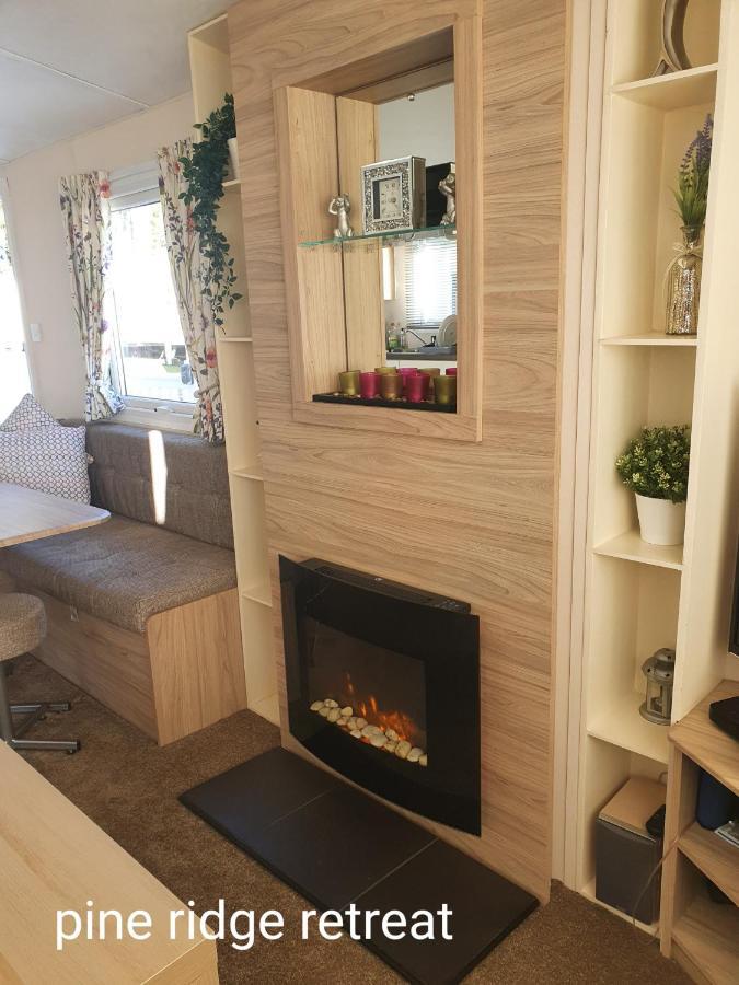 Pine Ridge Retreat With Free Golf And Air Conditioning